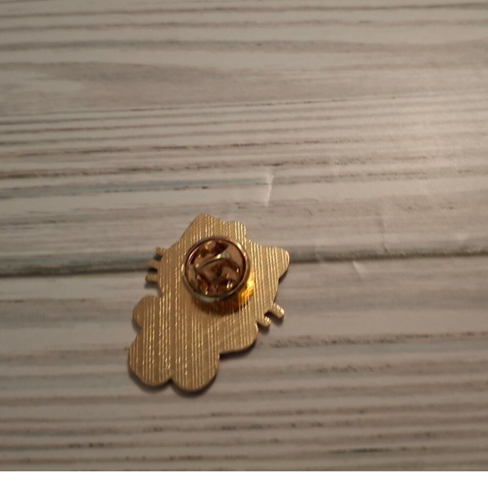 Hello Kitty Flower Enamel Pin - Picture 2 of 3